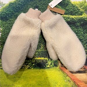 Women’s cozy mittens